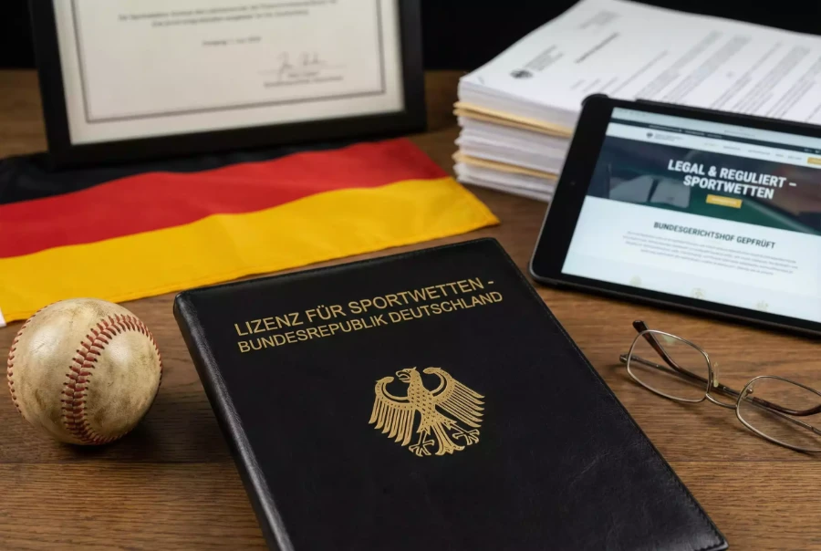 Deutsche Flagge mit Baseball und Lizenz-Symbol